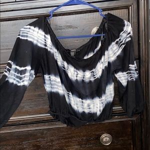 Long sleeve crop top